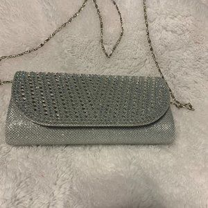 FORMAL CLUTCH WITH CHAIN WITH GEMS